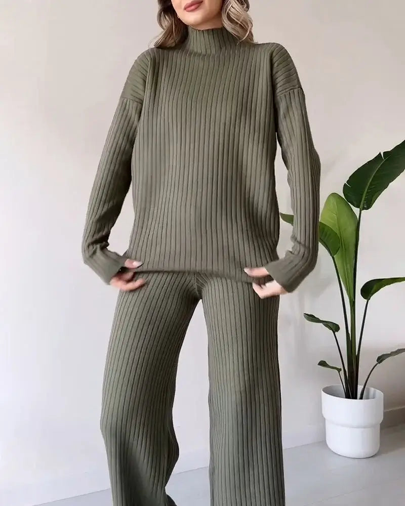 Elegant Avslappning: Chic Slits Casual Tvådelad Set